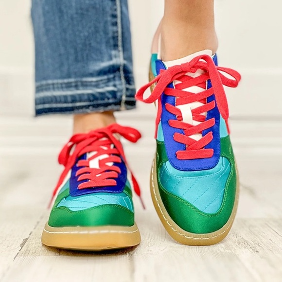 NWT Mia Vesta Sneaker in Turquoise & Green Multicolored - Picture 2 of 15